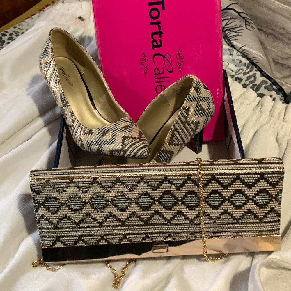 Torta Caliente 10M pumps with matching clutch. Multi color worn 2 times